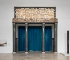 Ingresso (© La Triennale di Milano - foto Gianluca Di Ioia) Totems, Neri Oxman e Mediated Matter Group al Massachusetts Institute of Technology, 2019