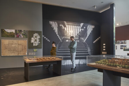 Allestimento della mostra "Balkrishna Doshi: Architecture for the People" (© Vitra Design Museum; foto Norbert Miguletz)