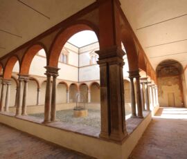 Chiostro piccolo (© Enrico Rossi)