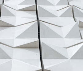 Dettaglio del rivestimento ceramico (foto Tino Grisi)