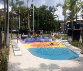 Avenida la Playa. Giochi per i bambini (© Luca Bullaro)