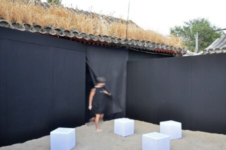 cortile numero 54 Dongjiadaao, “One Day at The Sea” (© studio reMIX)
