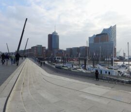 Dettaglio vista dall'anfitetaro esterno in direzione Elbphilharmonie (© Daniela Völkel)