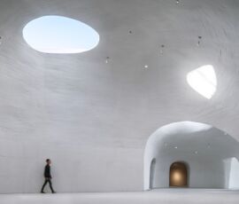 La texture irregolare e imperfetta delle superfici acquista un valore ornamentale per il Dune Art Museum, Bohai Bay (© Qingshan Wu)