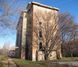 Caserma Sani a Bologna: edificio del silos (Giulio Ulisse Arata, 1911)