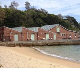 Vista della quarantine beach e il boilerhouse restaurant (Unsplash, © Myrtle Schilling)