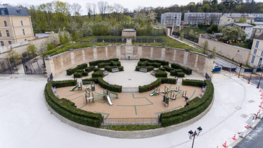 Place des Francine nel quartiere Chantiers (© Ville de Versailles / Gilles BOCS)