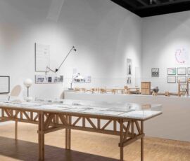 L'allestimento della mostra su Enzo Mari alla Triennale di Milano (©Triennale Milano, foto di Gianluca Di Ioia)