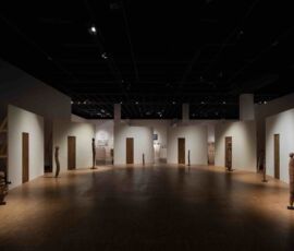 L'allestimento della mostra su Enzo Mari alla Triennale di Milano (©Triennale Milano, foto di Gianluca Di Ioia)