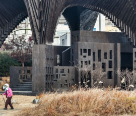 La sala di lettura sul fiume Gwangju (Gwangju, Corea del Sud, 2013) ideata e realizzata da David Adjaye