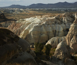 Immagini della Cappadocia nella mostra del premio internazionale Carlo Scarpa per il giardino (©Fondazione Benetton)