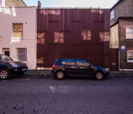 Uno dei primi progetti realizzati di David Adjaye: la residenza per artisti Elektra House, Londra (1999)