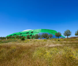 Vista esterna dello Stelios Ioannou Learning Resource Center disegnato da Atelier Jean Nouvel (©Yiorgis Yerolymbos)