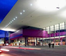 La Stadthalle (Klaus Kada, 2002)
