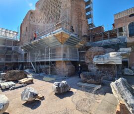 Smontaggio del ponteggio del cantiere del Tempio di Venere (© A61S - Acaia 61 Studio Architecture)