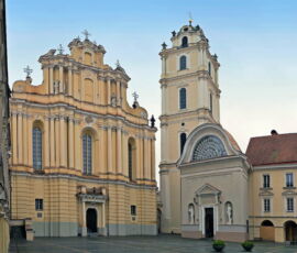 La Chiesa dei Santi Giovanni Battista e Giovanni Evangelista, facente parte del complesso dell’Università di Vilnius