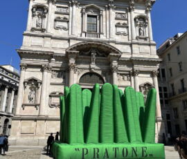 Gufram in Piazza San Fedele(© Arianna Panarella)