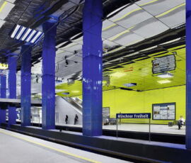 Stazione della metropolitana (UBahn) di Muenchner Freiheit, allestita da Ingo Maurer
