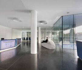 Studio Archicura, ampliamento sede San Cassiano Spa a Roddi (Cuneo, 2015 - foto di Barbara Corsico)