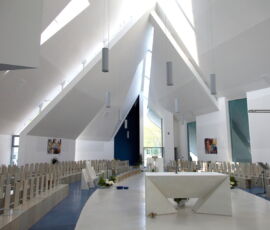 Studio Archicura, Chiesa della Trasfigurazione a Alba (Cuneo, 2009 - © Pepe Fotografia)