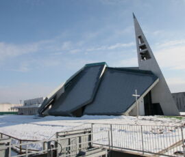 Studio Archicura, Chiesa della Trasfigurazione a Alba (Cuneo, 2009 - © Pepe Fotografia)