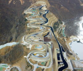 Il Centro Nazionale di Scivolamento in costruzione (© Xinhua, Zhang Chenlin)