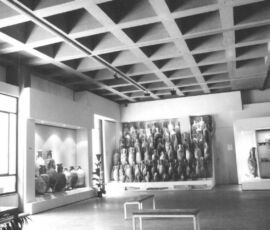 Ampliamento del padiglione Classico del Museo Archeologico Regionale di Lipari (Messina); con E. Tonca - Vista interna. 1982