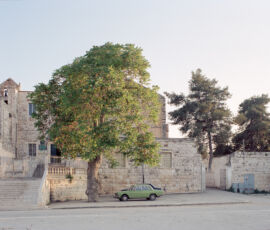Luigi Ghirri, ‘Bitonto, 1990’, da Puglia. Tra albe e tramonti (MACK, 2022). Courtesy the estate of the artist e MACK