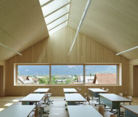 Scuola primaria Azmoos, Svizzera, 2020. Progetto di Felgendreher Olfs Köchling (foto di Georg Aerni. Courtesy DAM Francoforte)