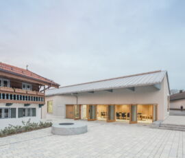 Municipio, Maitenbeth, Germania, 2016. Progetto di meck architekten (foto di Michael Heinrich. Courtesy DAM Francoforte)