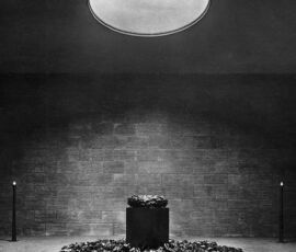 Conversione nel 1931 della Neue Wache di K.F. Schinkel a Berlino in un memoriale per le vittime della prima guerra mondiale