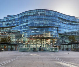 Plaza Bizkaia (Courtesy Bilbao Turismo)