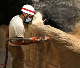 Il cantiere della grotte Cosquer (foto Thierry Lavernos - © Kleber Rossillon Region Provence-Alpes-Cote d'Azur)