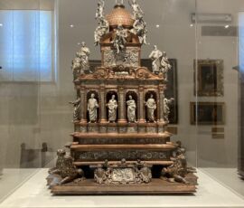 Cesarino del Roscetto e altri, Tabernacolo-ostensorio della stauroteca della Santa Croce, 1507-1684, prestito della chiesa di S.Francesco a Cortona