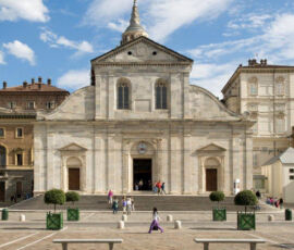 La facciata del Duomo di Torino
