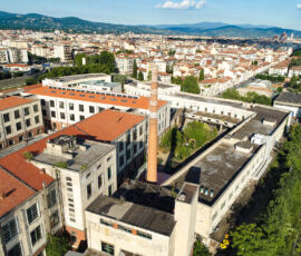 vista della preesistenza, con il giardino della ciminiera (foto Giovanni Andrea Rocchi)