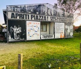Tazebao con il timeline di Germinale (foto Elena Barthel)