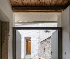 Kozina House, Atelier 111 (© Alex Shoots Buildings)