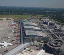 Aeroporto di Amburgo e la gioia della partenza (2008)