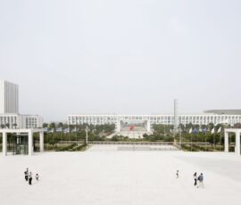 Nanhuixincheng Town vicino Shanghai. Foto Marcus Bredt. 800.000 abitanti, modello per gli agglomerati urbani asiatici in rapida densificazione. Lo spirito di Tegel è diventato un'intera città (2009)
