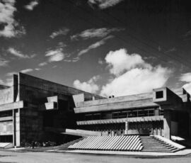 Biblioteca della Prefettura di Oita, 1962-66 (Courtesy of Yasuhiro Ishimoto)