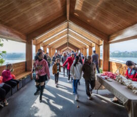 Riuso del ponte Shimen sul fiume Songyin (2016-17, © Wang Ziling)