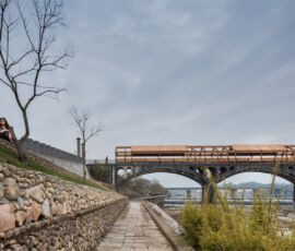 Riuso del ponte Shimen sul fiume Songyin (2016-17, © Wang Ziling)