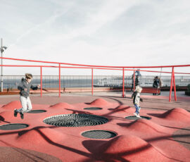 12- Panorama dal playground del Park’n’play, progettato dallo studio Jaja Architects, costruito nel 2016. ( Rasmus Hjortshøj)