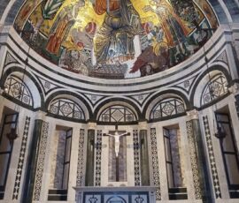Abside e mosaico dopo il restauro (© Antonio Quattrone)