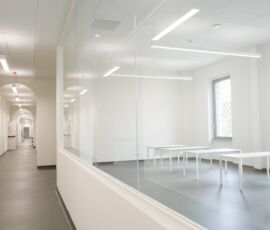 Gli spazi interni dell'ex Dogana ristrutturati per Accademia Italiana (© Michele Cirillo)