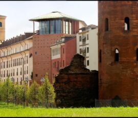 Isolato Santo Stefano (2000-2005) e Parco Archeologico Porta Palatina (2003-2006), Torino (Foto Bruno Cattani, Archivio Isolarchitetti)