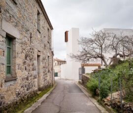 Chiesa Santa Chiara a Sini (© Stefano Ferrando - Studio Vetro Blu)