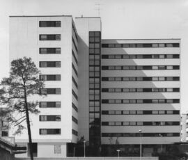 Edificio per appartamenti Puntarpää a Soukka, Espoo, 1974, Arch. Aulis Blomstedt (© Matti Pietinen / Museum of Finnish Architecture)