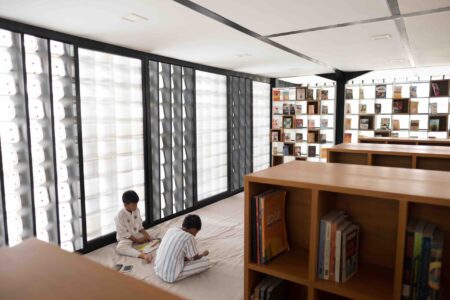 Studio SHAU, microbiblioteca Bima a Bandung, Indonesia (2016)